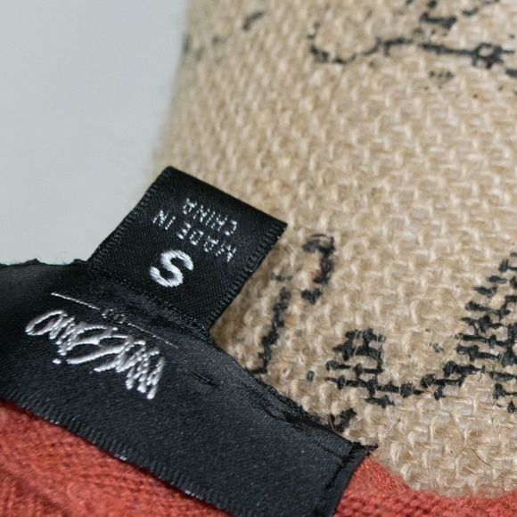 Pretty Long Sleeved Sweater - Picture 4 of 4